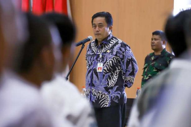 Sekretaris Daerah Kabupaten Bekasi, Dedy Supriyadi membuka seleksi calon anggota Pasukan Pengibar Bendera Pusaka (Paskibraka) tahun 2023 tingkat Kabupaten Bekasi, di Gedung Swatantra Wibawa Mukti, Komplek Pemkab, Sukamahi, Cikarang Pusat, Kabupaten Bekasi, Kamis (9/3/2023